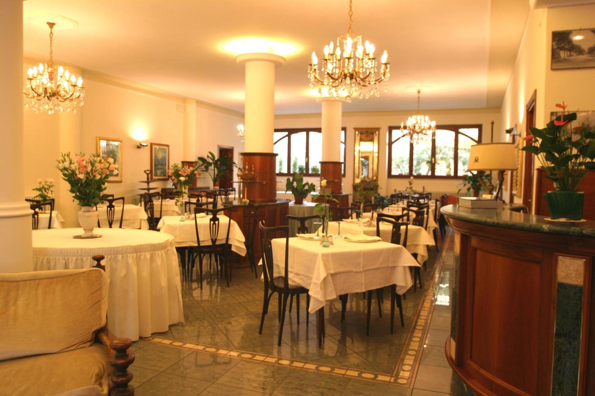 Hotel Pescetto Albenga Extérieur photo