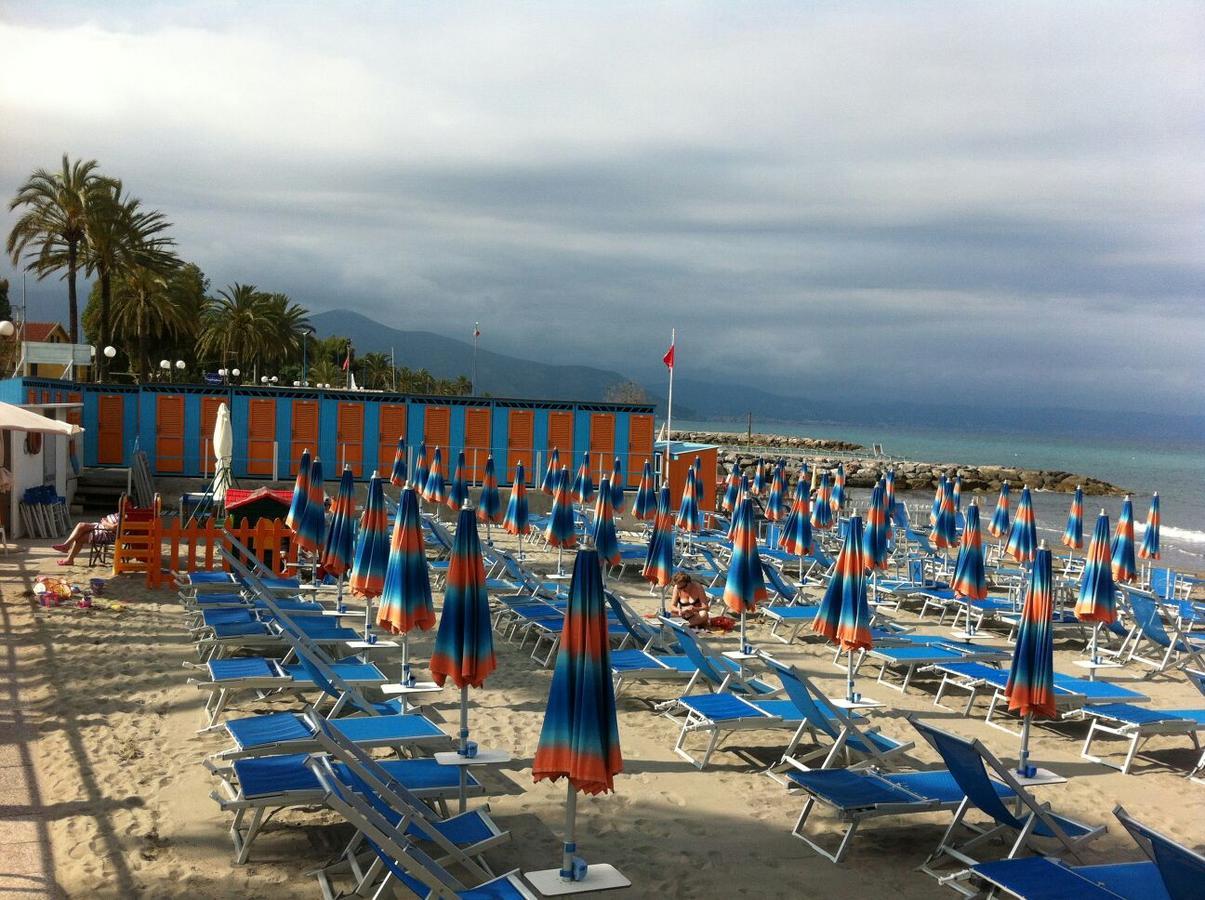 Hotel Pescetto Albenga Extérieur photo