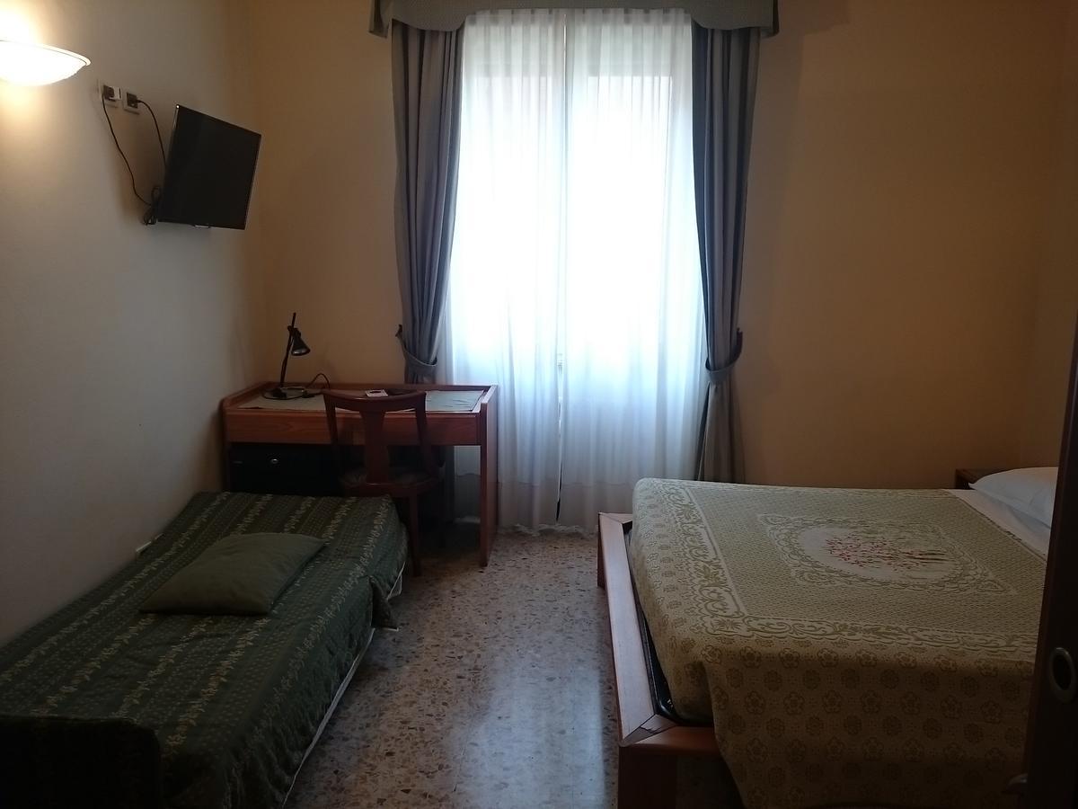 Hotel Pescetto Albenga Extérieur photo